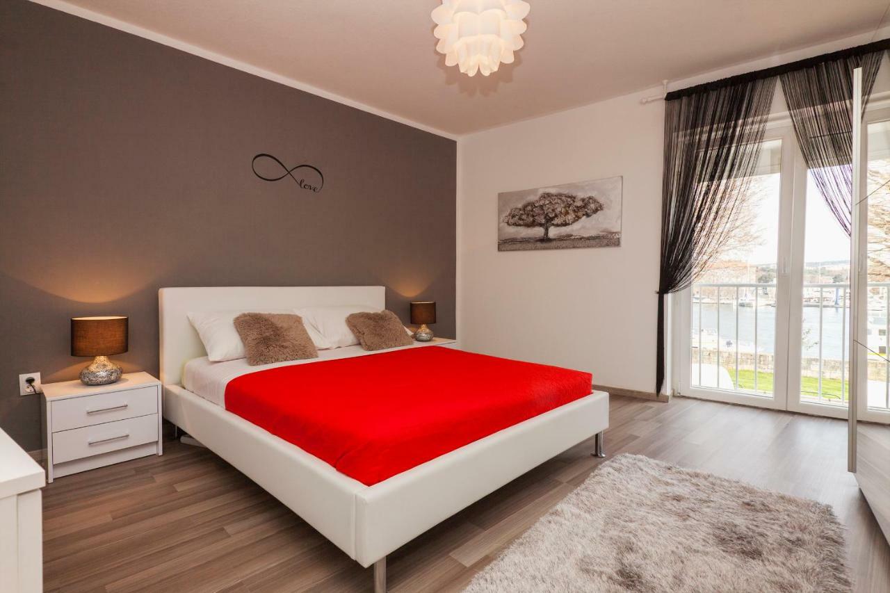 Royal View Apartment Zara Esterno foto