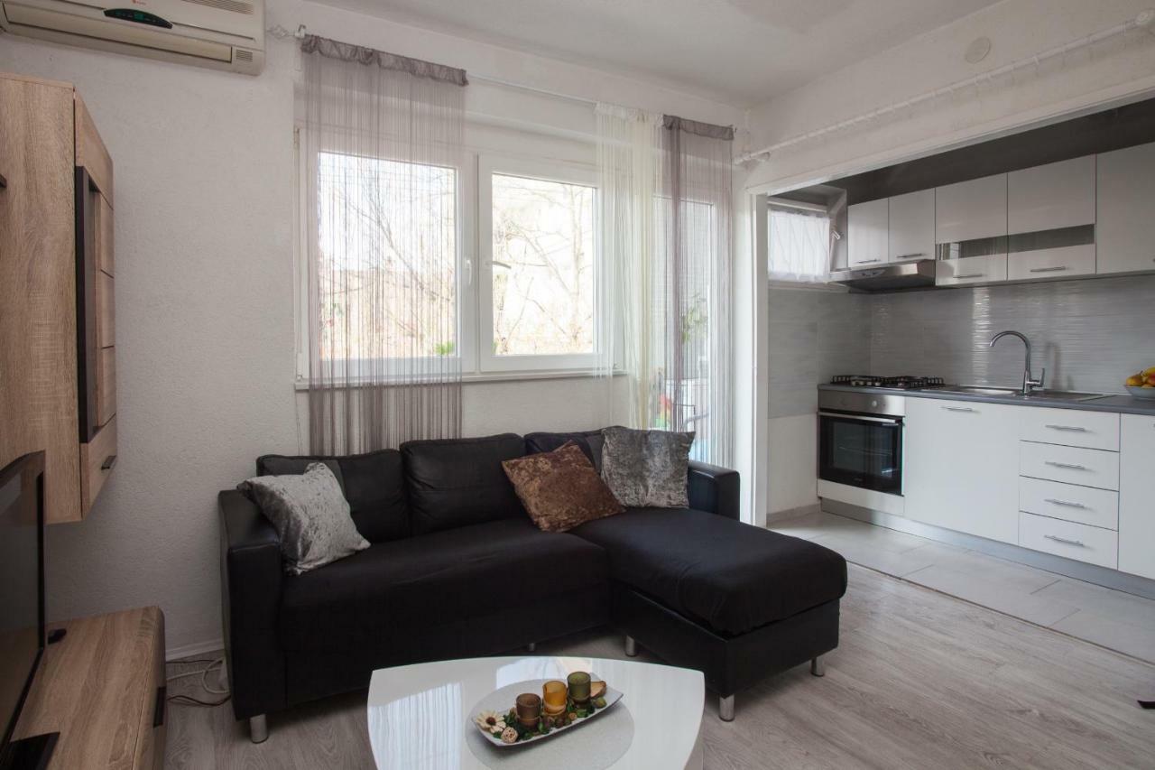Royal View Apartment Zara Esterno foto