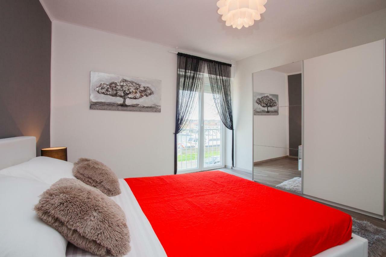 Royal View Apartment Zara Esterno foto