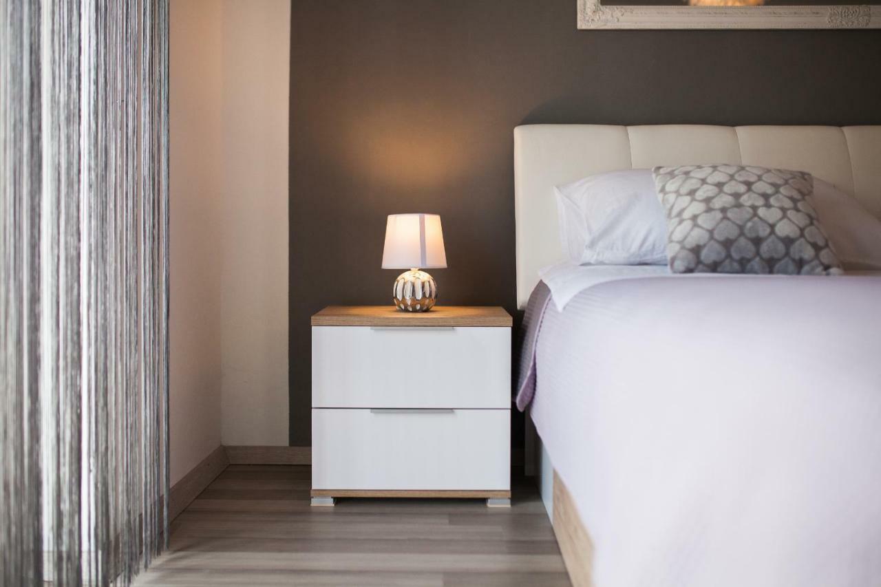 Royal View Apartment Zara Esterno foto