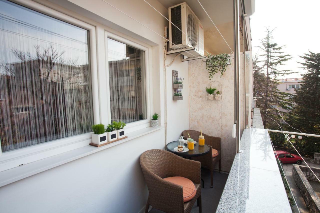 Royal View Apartment Zara Esterno foto