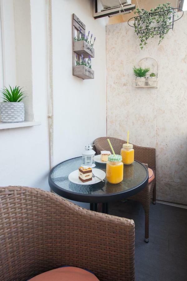 Royal View Apartment Zara Esterno foto