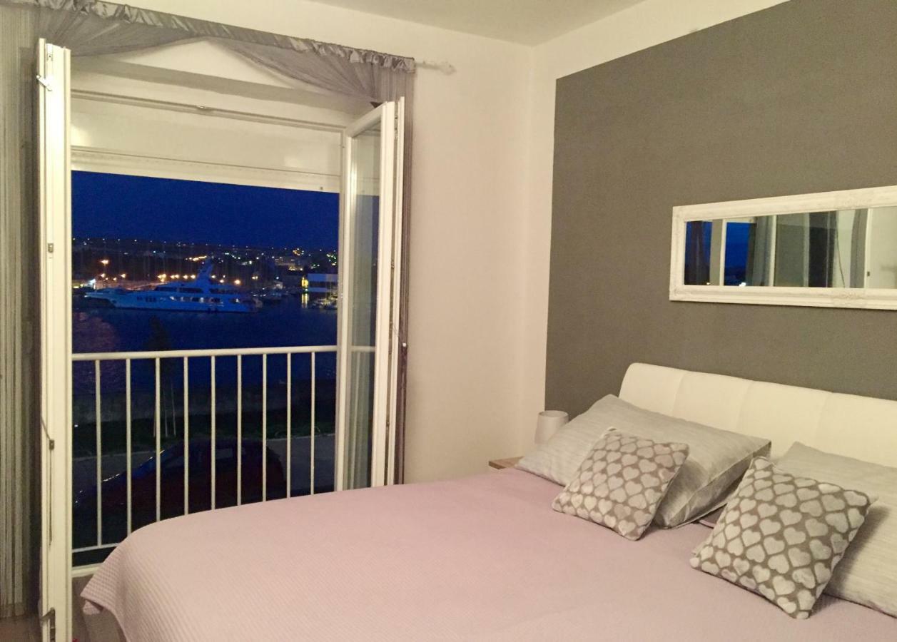 Royal View Apartment Zara Esterno foto